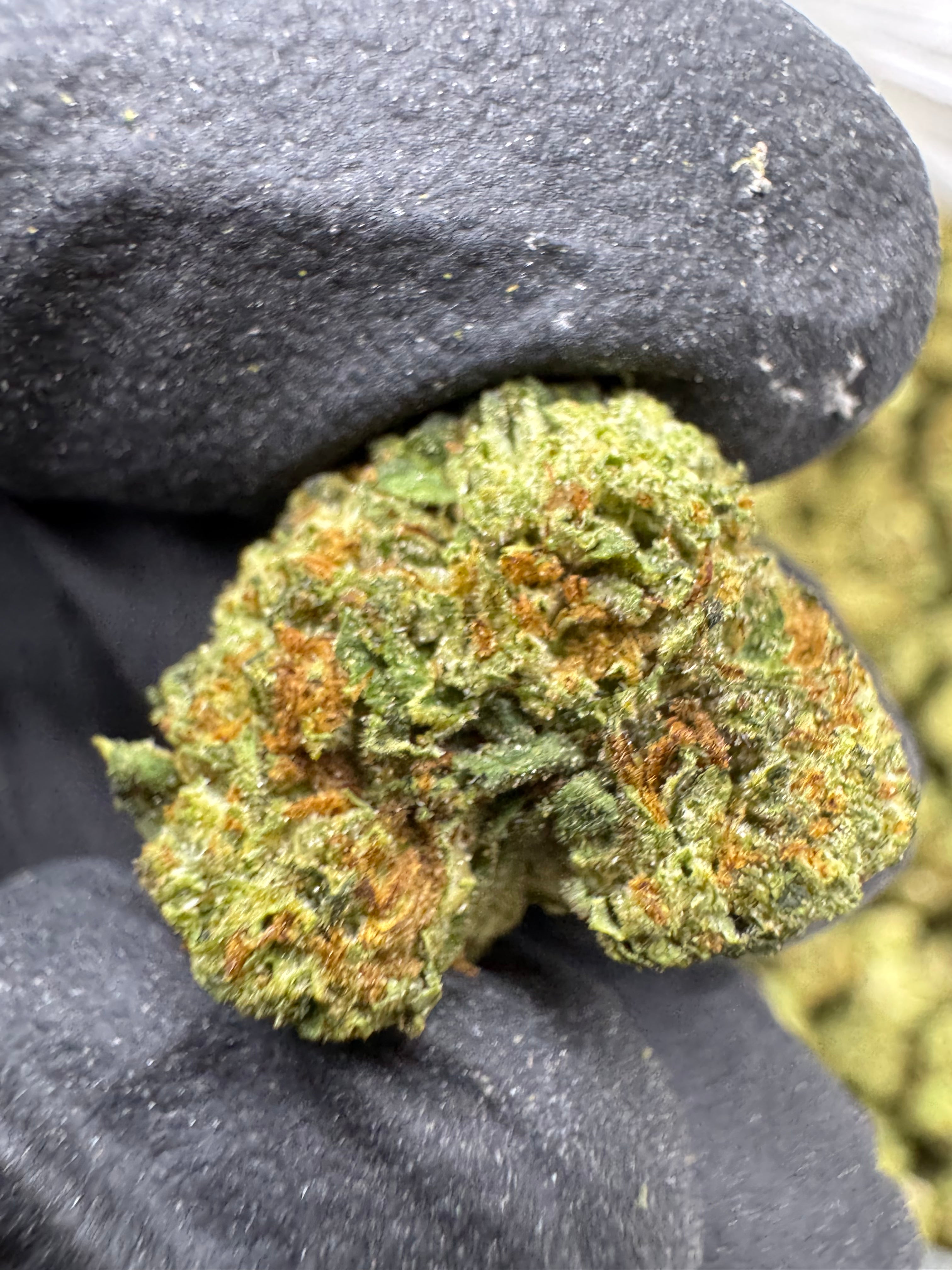 Sunday Driver - THCA BULK Flower - Greenhouse Smalls
